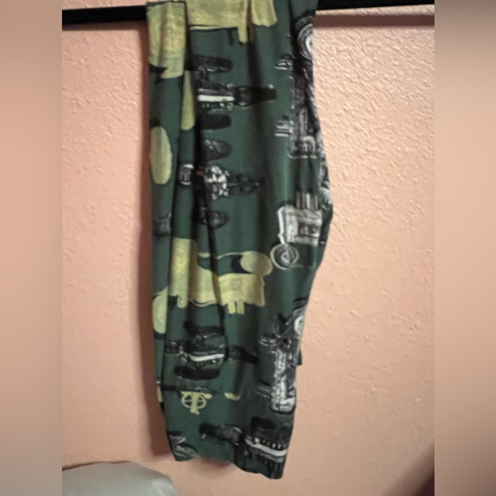 Green tractor leggings!